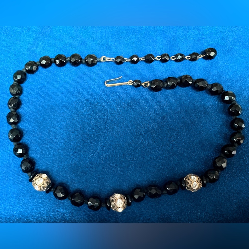 Vintage Jet Black Beads and Silver Rhinestone Accent Necklace❣️